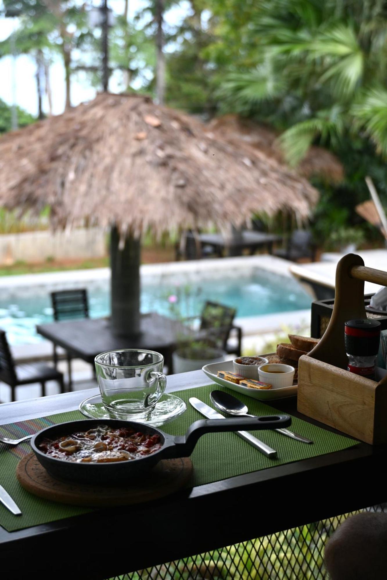 Lazy Republique Hotel Koh Chang Exterior photo