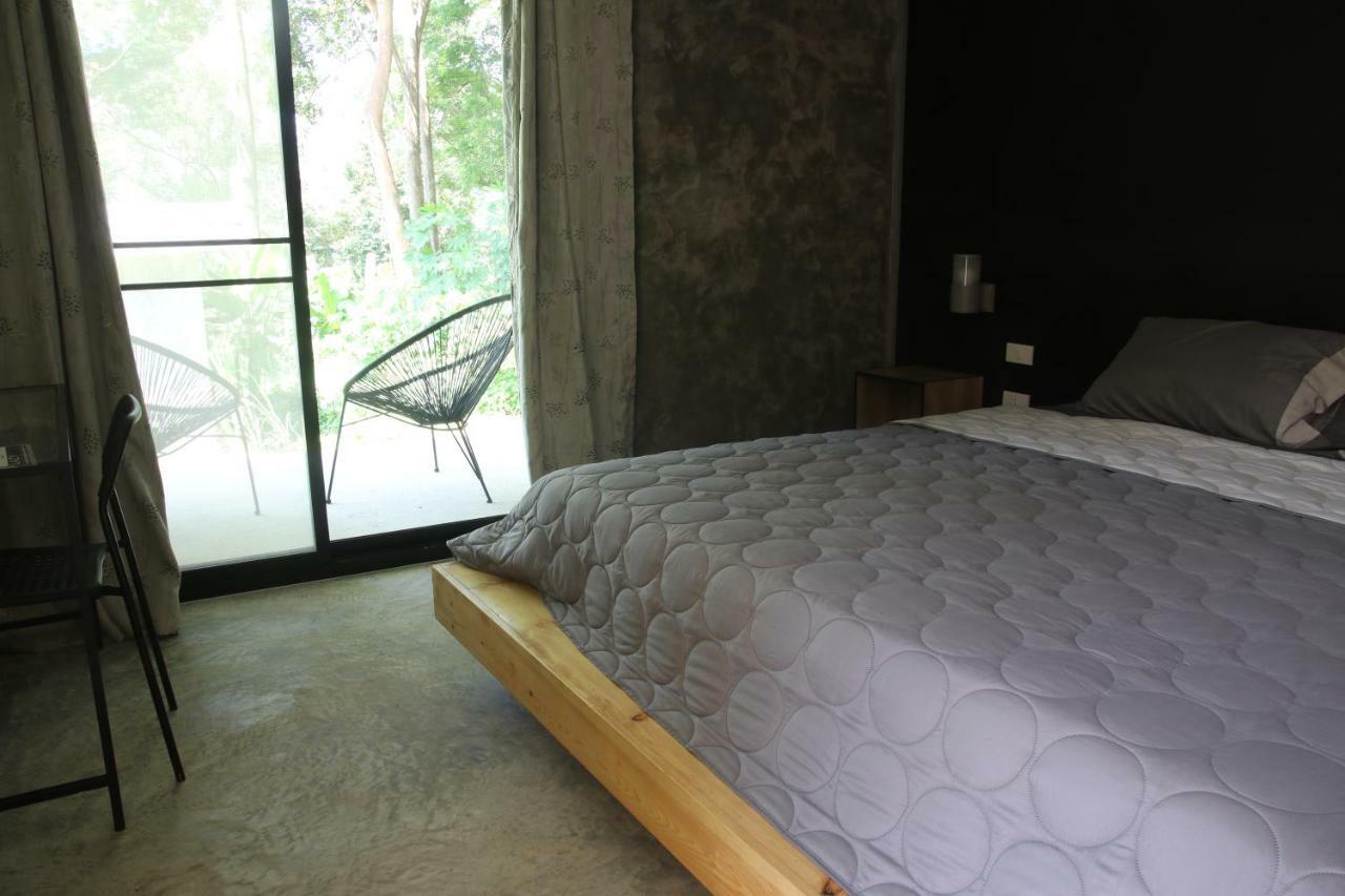 Lazy Republique Hotel Koh Chang Exterior photo